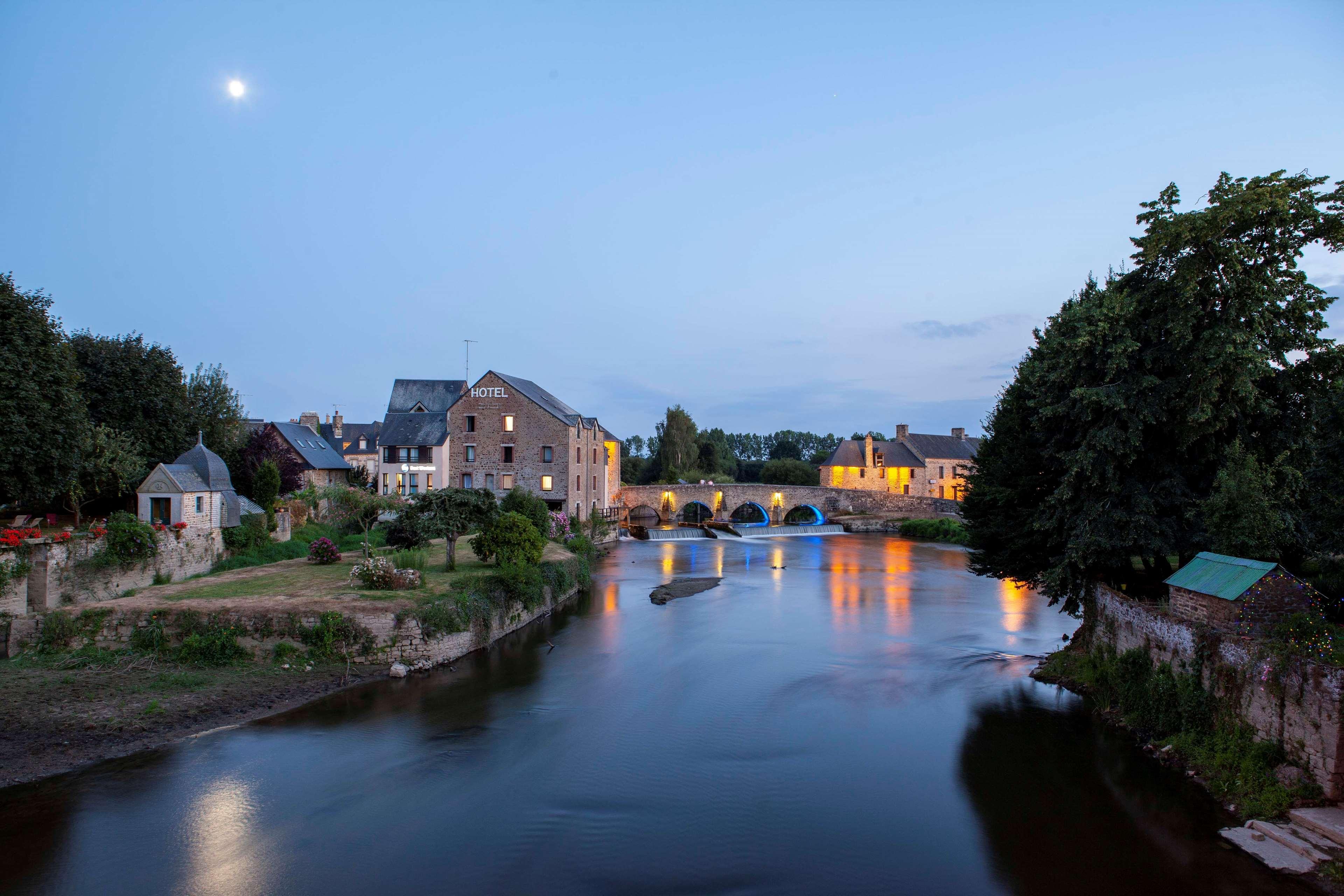 Best Western Le Moulin De Ducey Bagian luar foto