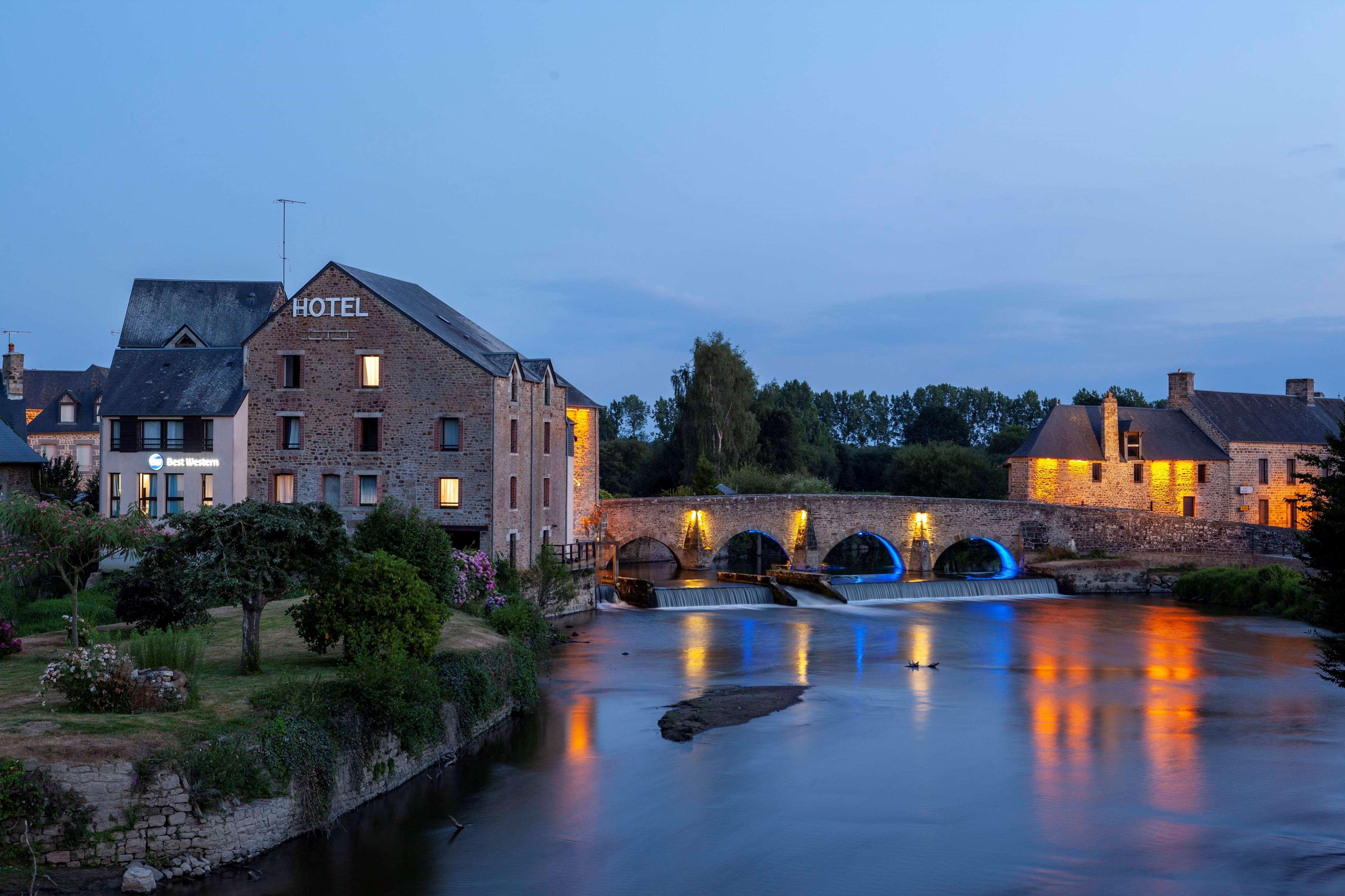 Best Western Le Moulin De Ducey Bagian luar foto